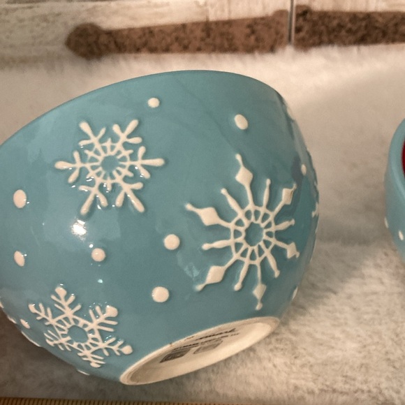 Hallmark Snowflake Bowls - Picture 6 of 9